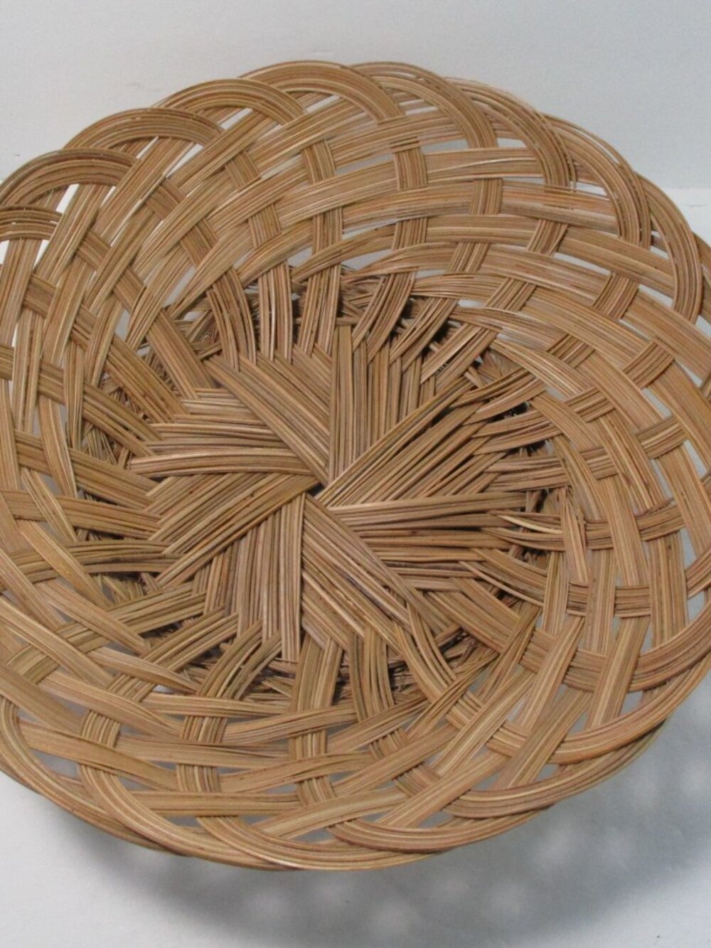 Scallop Weave Wicker Basket Round 13.5in Storage Wall Decor Rattan Woven Boho